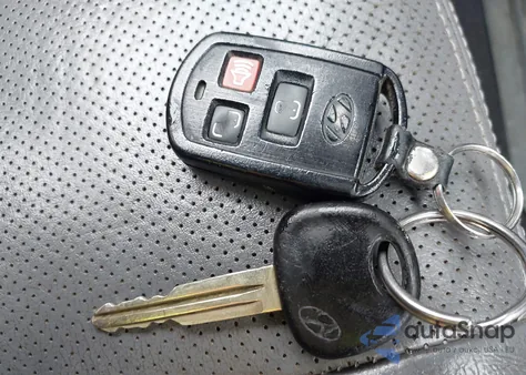 2004 Hyundai Elantra Gt from USA, damaged, VIN KMHDN56D24U112917